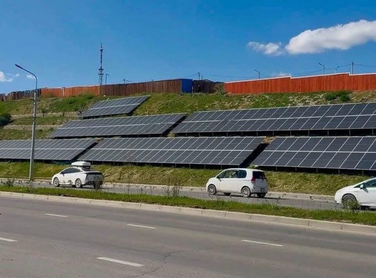 The roadside solar array at the NEXUS EV Station